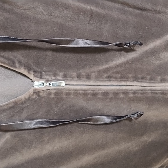 JMS Brown Velour Hooded Jacket Top 1X 16W Detailed Shoulder Pockets Zip Front - Picture 7 of 12